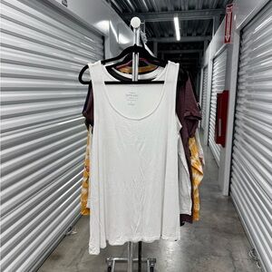 Torrid | Supersoft Sleeveless Tank in White | size 2